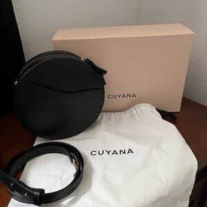Cuyana Round Crossbody Bag | Black Pebbled Leather